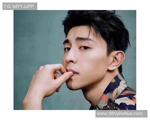 男子游泳明星挑战极限 打破纪录展现不屈精神与强大实力